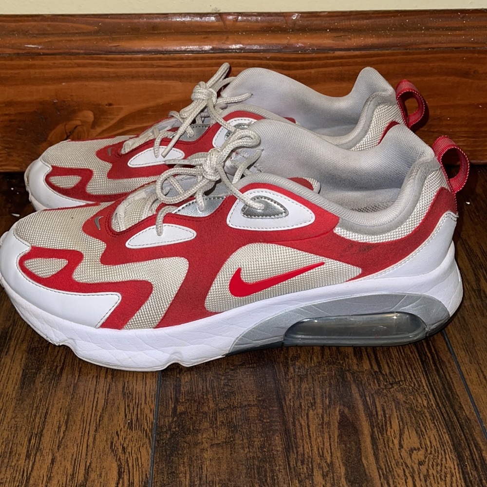 Nike - Picture 2 of 5